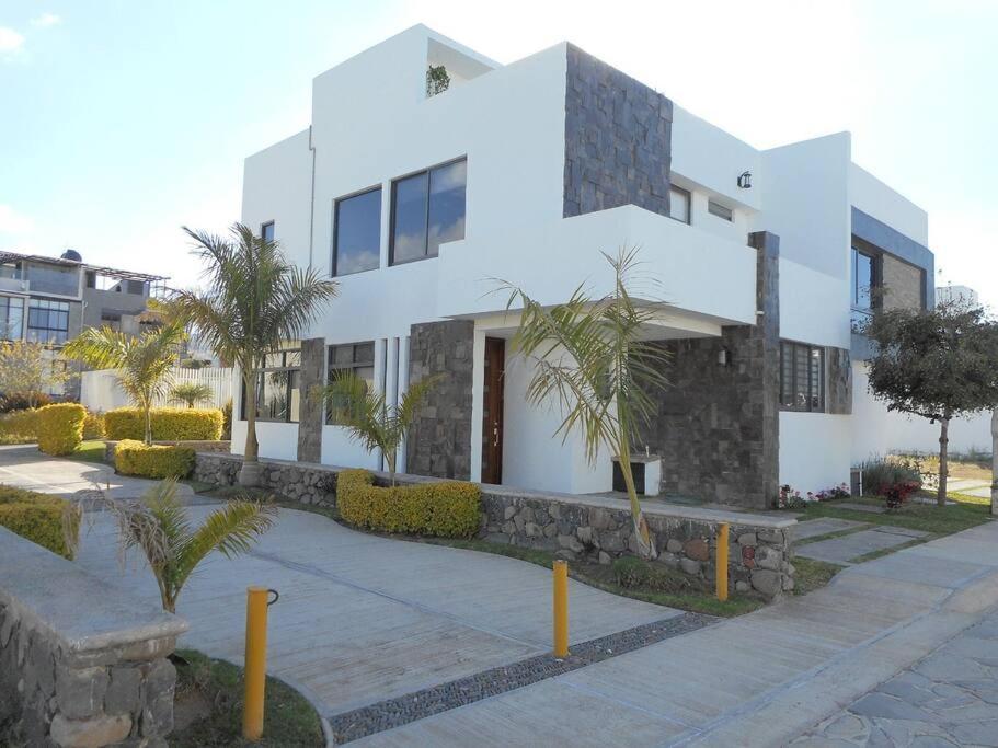 Hermosa Casa En Orilla Del Lago -Zona De Villedos- San Cristobal Zapotitlan Esterno foto