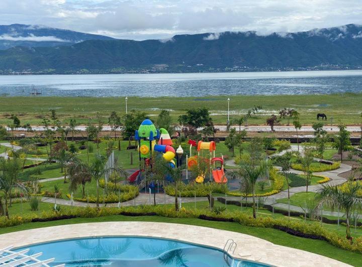 Hermosa Casa En Orilla Del Lago -Zona De Villedos- San Cristobal Zapotitlan Esterno foto